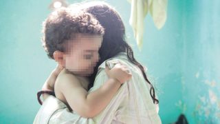 وضعية الأم العازبة ما بين القانون والمجتمع