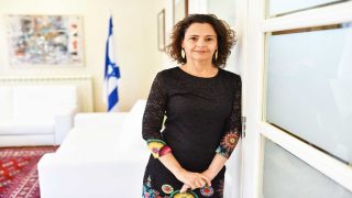 ألونا فيشر تعلن رحيلها عن المغرب بشكل نهائي