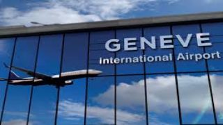 حركة الطيران تتوقف في مطار جنيف لمدة ساعة بسبب نشطاء مناخيين