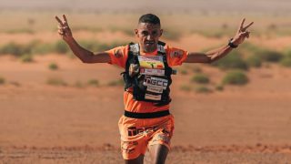 رشيد المرابطي يفوز بالمرحلة الثانية من ماراطون الرمال