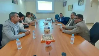 اللجنة الجهوية لحقوق الإنسان بالعيون تستعرض أمام عمدة لا أوليفا الاسبانية مجالات تدخلها