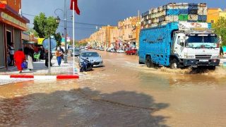 سيول تحول أحياء قلعة مكونة إلى برك مائية