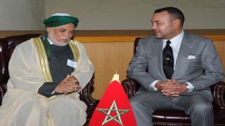 الملك يهنئ رئيس القمر بالعيد الوطني