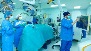 التخصصي” يحقق نقلة نوعية في علاج الصرع باستخدام تقنية التخطيط الكهربائي العميق للدماغ”التخصصي” يحقق نقلة نوعية في علاج الصرع باستخدام تقنية التخطيط الكهربائي العميق للدماغ”