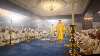 الملك يخلد ذكرى وفاة الحسن الثاني