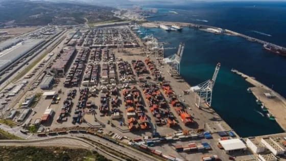 ميناء طنجة المتوسط يواصل الصعود عالميًا ويرتقي إلى المرتبة 17 في تصنيف Alphaliner 2025