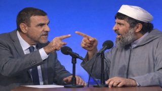 القانون بمنع زعزعة عقيدة مسلم، فهل تتدخل النيابة العامة لوقف العشاب عند حده وتحقيق مطالب العلماء ؟
