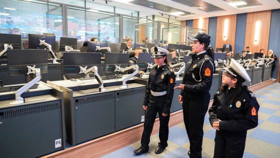 الشرطة المواطنة.. مبادرة إنسانية بولاية أمن أكادير تُحقق حلم طفلتين بارتداء الزي الرسمي