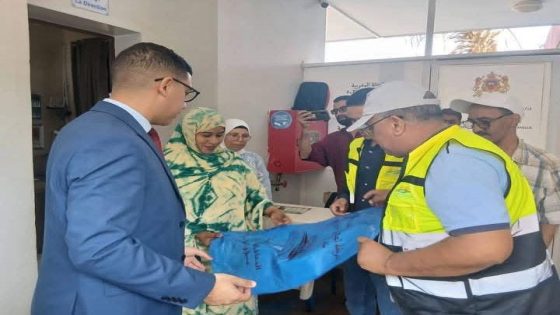 الملحقة الإدارية الرابعة بكلميم تُشرف على توزيع أكياس جمع مخلفات عيد الأضحى وتتفقد خدمات مركز ذوي الاحتياجات الخاصة