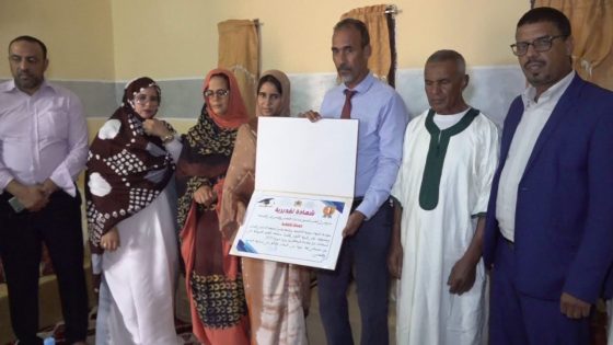زيارة تكريمية للتلميذة جميلة أوفقيه المتفوقة الأولى بإقليم آسا الزاك في امتحانات البكالوريا