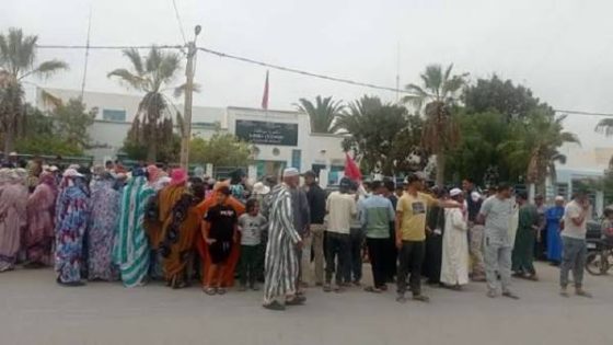 بعد حراك حقوقي وإعلامي.. اجتماع بطرفاية يضع إجراءات استعجالية لمعالجة أزمة التزود بالماء