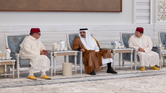 بتكليف من جلالة الملك.. رئيس الحكومة عزيز أخنوش يقدم واجب العزاء بالدوحة